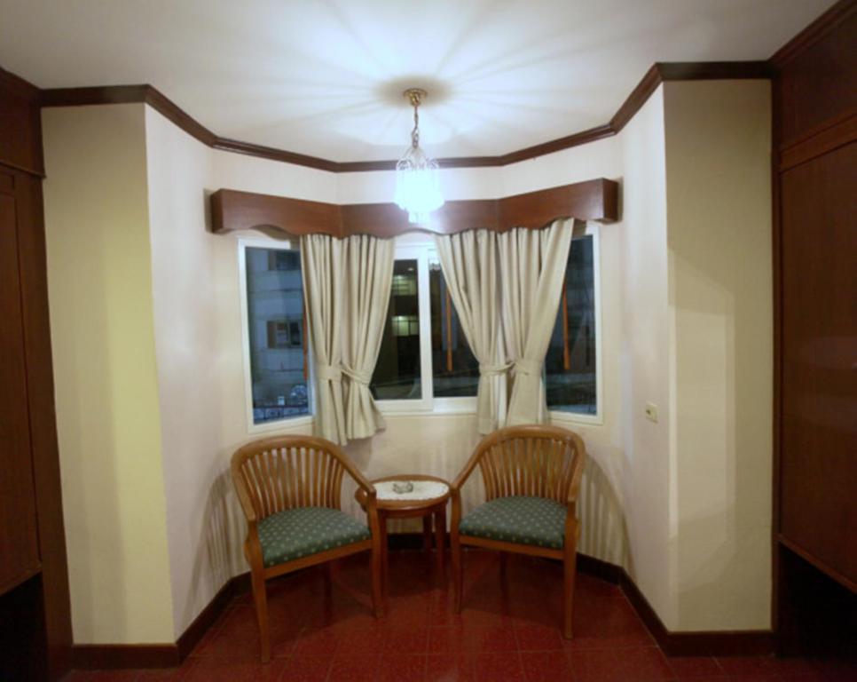 Karon Cafe Inn Exterior foto